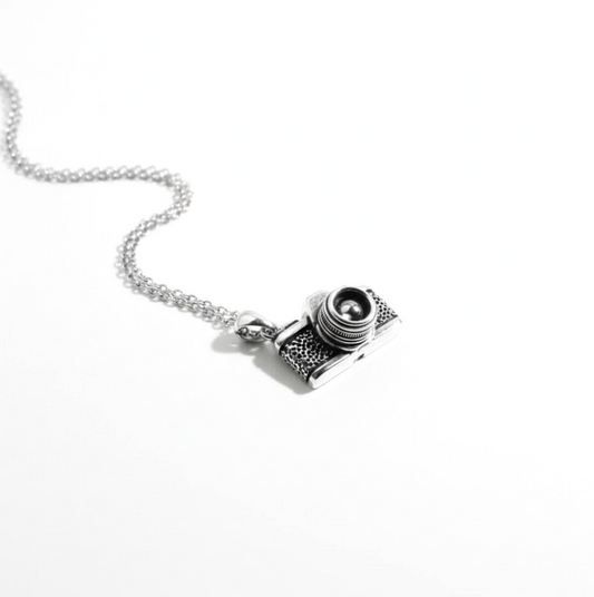 Focus In - 3D Camera Pendant
